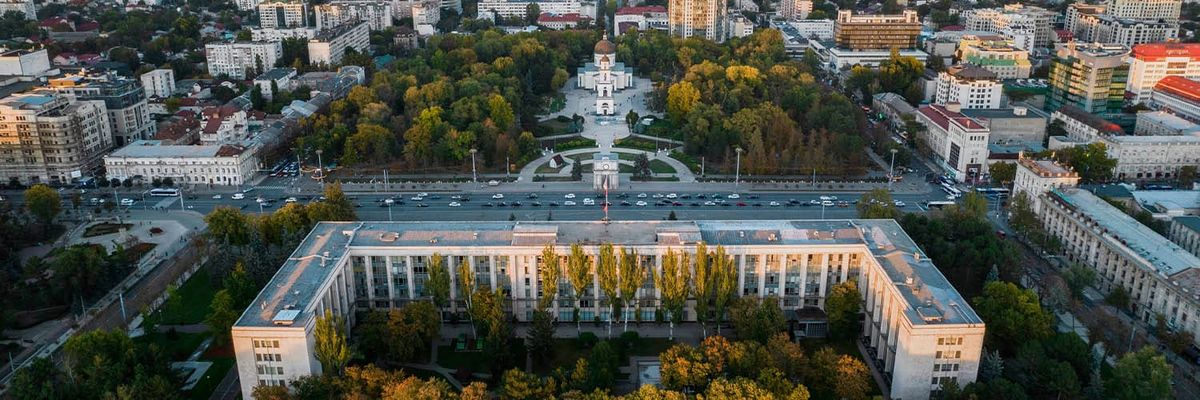 Flüge von Çukurova nach Republik Moldau