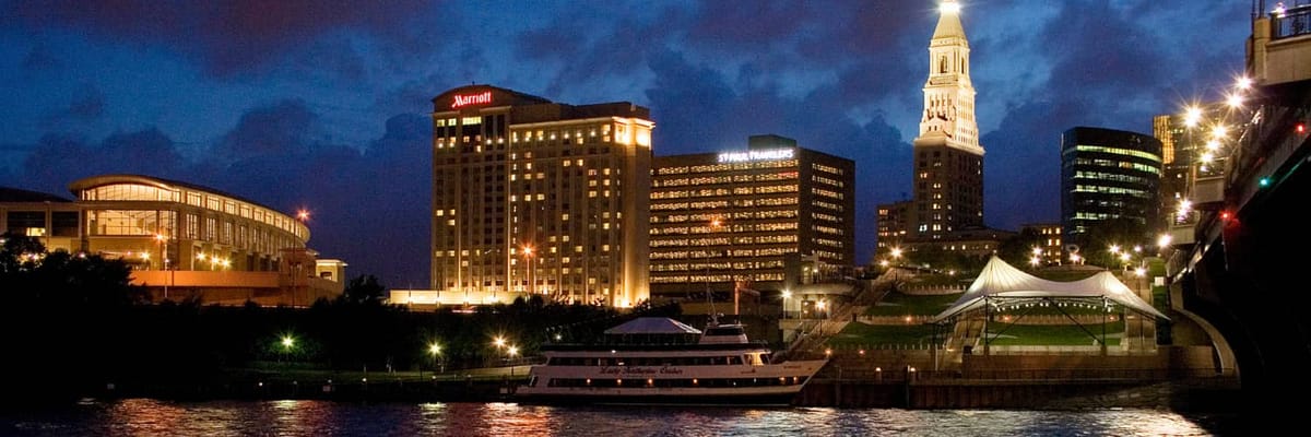 Vuelos de American Airlines desde Dayton a a Hartford