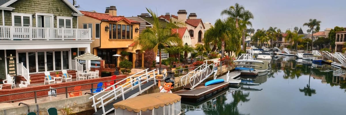 Flüge nach Long Beach mit American Airlines