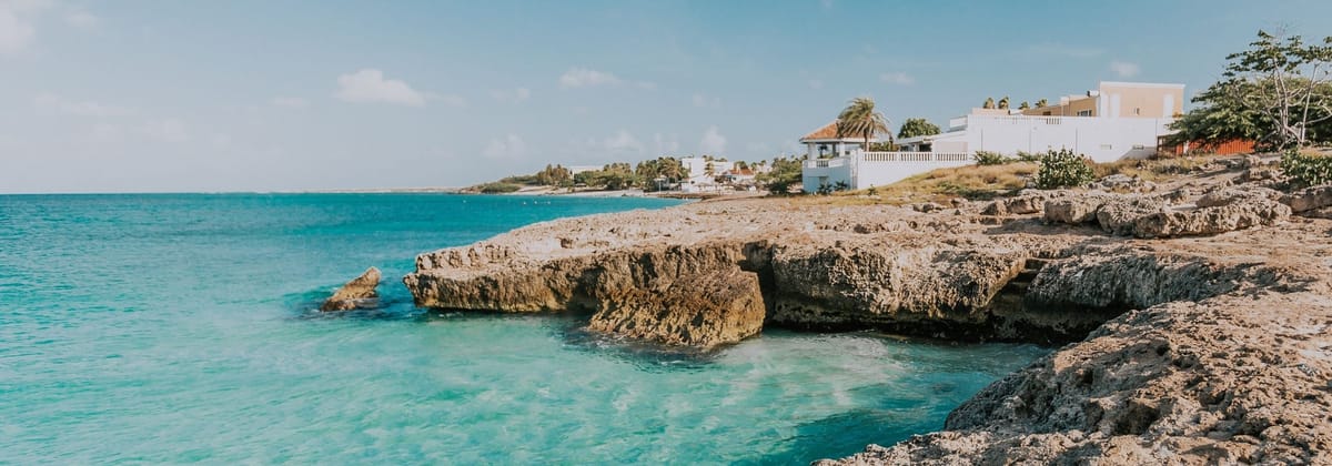 American Airlines flights from Phoenix to Aruba