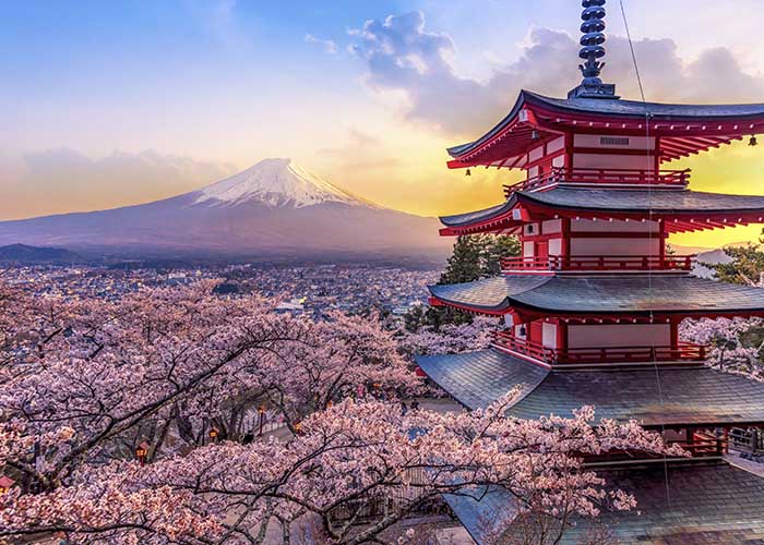 Mount Fuji and Chureito Pagoda.