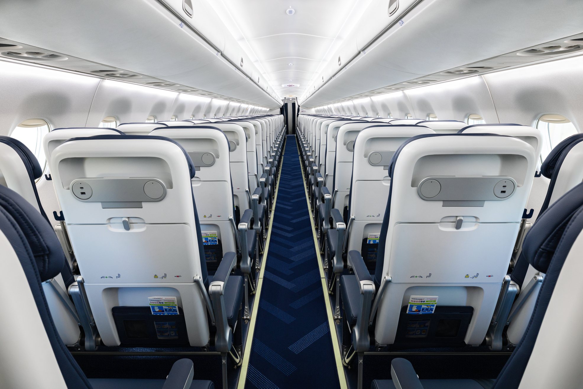 af hop embraer e190 airplane