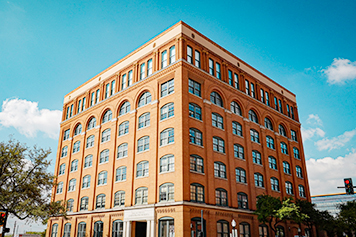 Bảo tàng Tầng Sáu Dealey Plaza (The Sixth Floor Museum at Dealey Plaza)