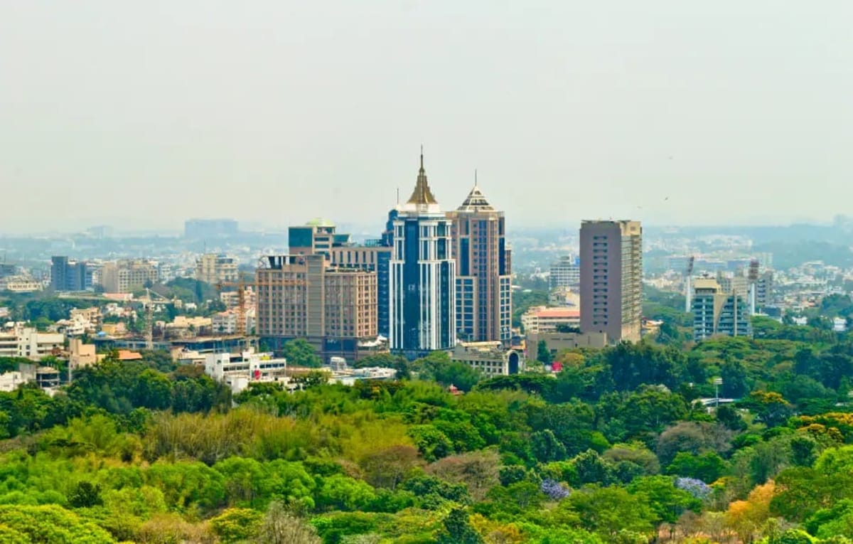 Encuentre las mejores ofertas de vuelos de Indianápolis a Bangalore