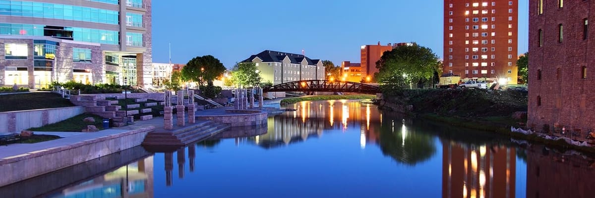 Cheap flights to Sioux Falls, SD (FSD) with Allegiant Airlines