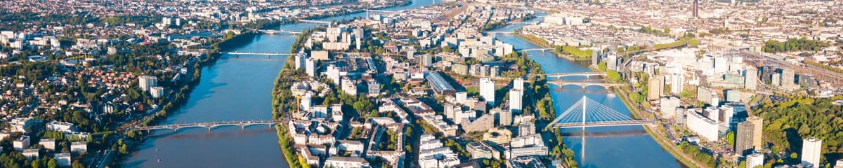 Die besten günstigen Flüge nach Nantes von SKY express