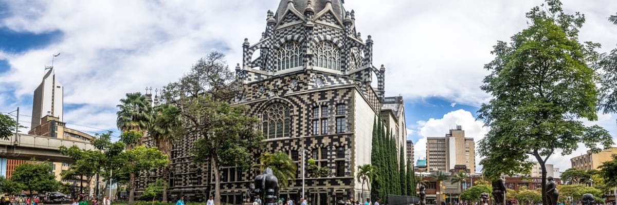 Flights from Santiago to Medellin