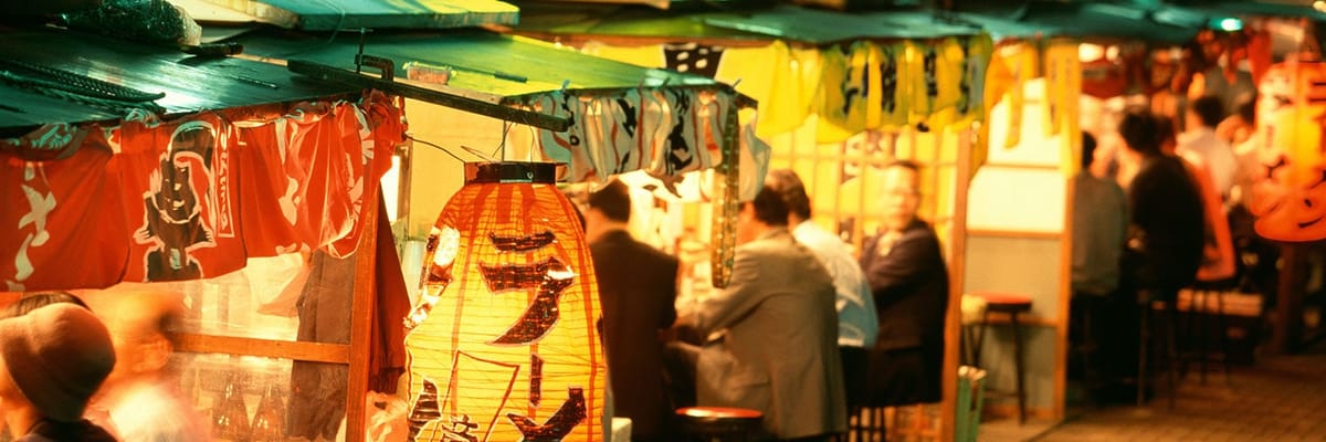 沖縄(那覇)発福岡行き。Japan Airlinesの航空券は{price_modifier} **Flights.FromLowestPrice**〜