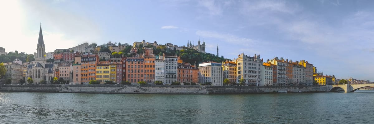 Find Best Deals on Flight Tickets to Lyon with Air SERBIA