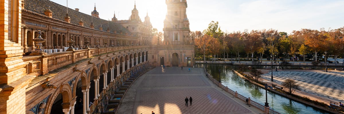 Авиабилеты из Сочи в Севилью {price_modifier}от **Flights.FromLowestPrice**