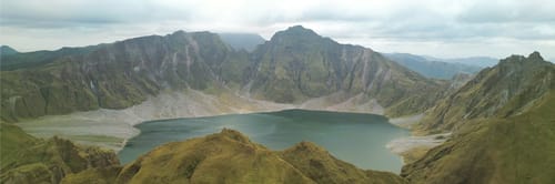 Plan a trip from Taipei to Clark with STARLUX Airlines