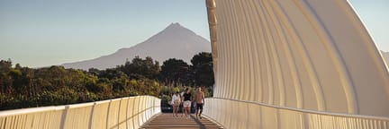 Los Angeles to New Plymouth flights