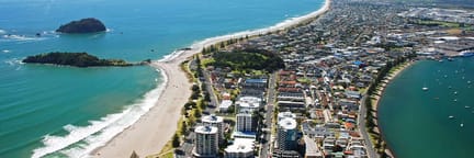 Los Angeles to Tauranga flights