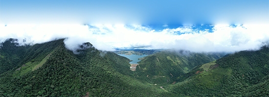 Vista del Lago Calima en el Valle del Cauca.