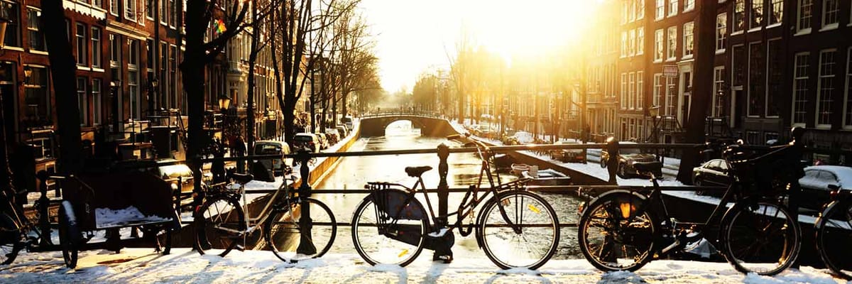 福岡発アムステルダム行きのフライトを検索