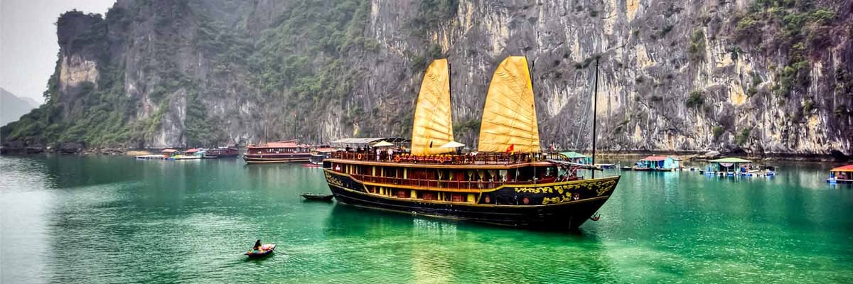 名古屋発ハノイ行きのフライトを検索