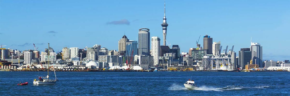 オークランド (AKL)行きのフライトを予約