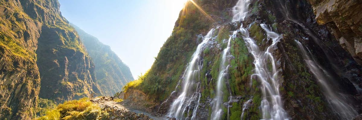 名古屋発カトマンズ行きのフライトを検索