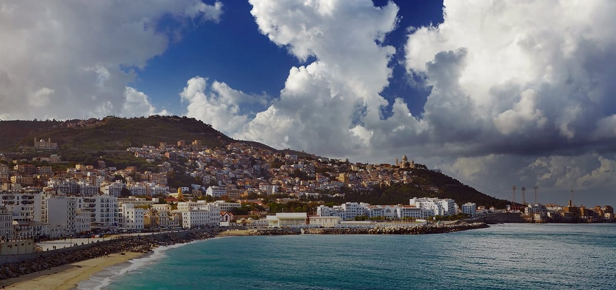 "Перелеты Turkish Airlines из Абу-Даби в Алжир",