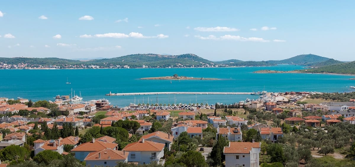 "Перелеты Turkish Airlines из Брюсселя в Эдремит",