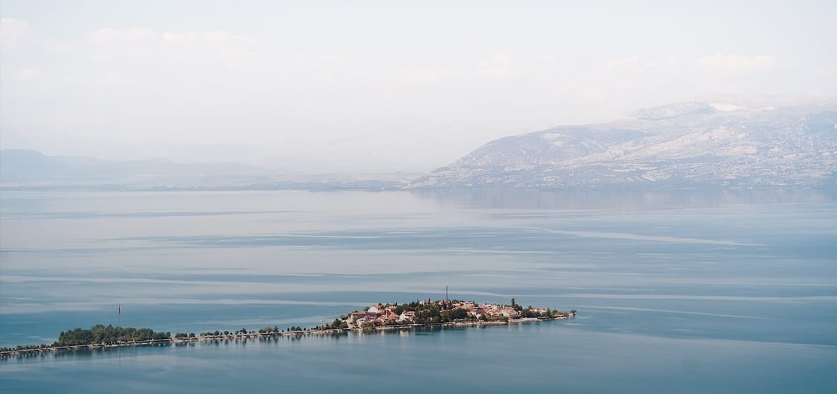 "Перелеты Turkish Airlines из Лондона из Ыспарты",