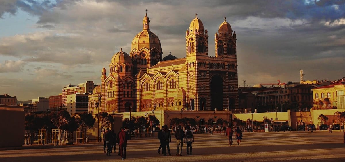 "Перелеты Turkish Airlines из Бангкока в Марсель",