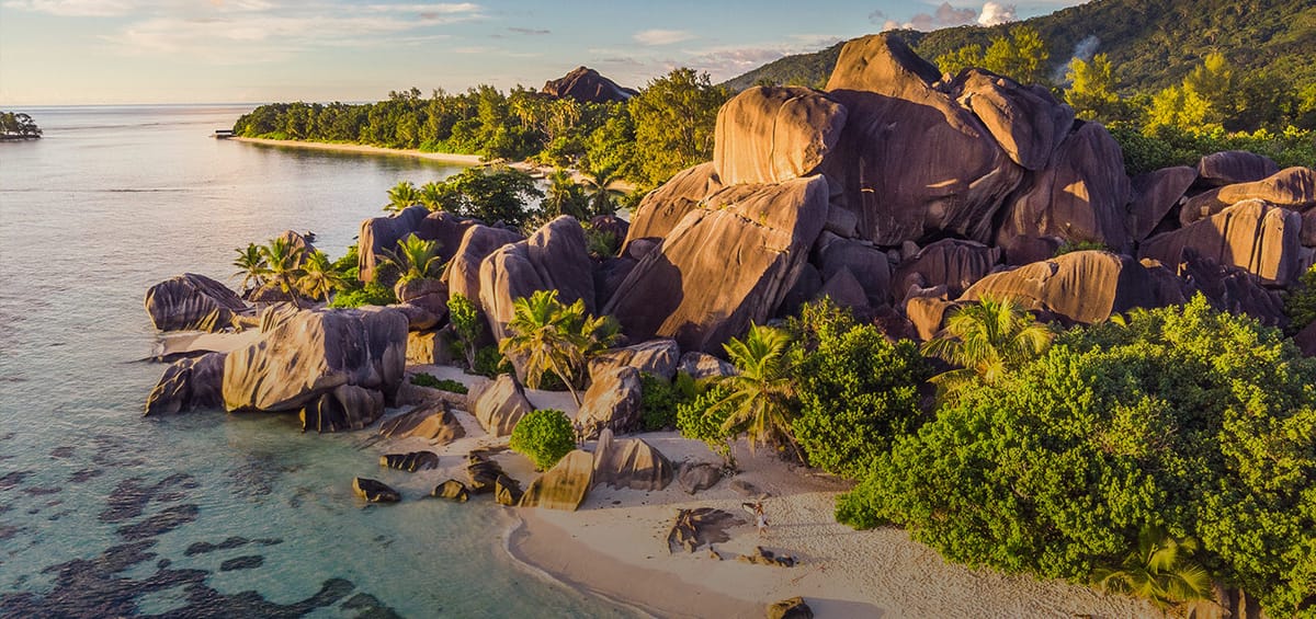 "Перелеты Turkish Airlines из Амстердама в Маэ",