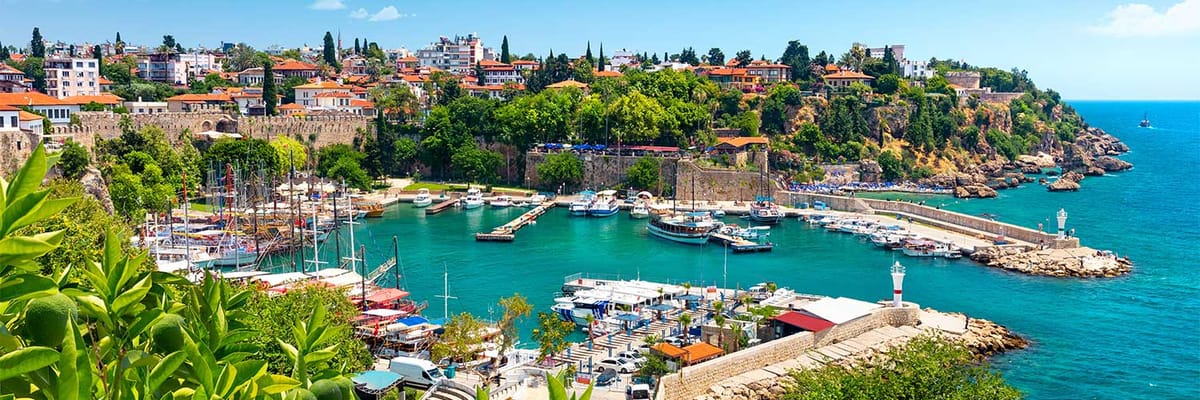 Moskova - Antalya uçak bileti **Flights.FromLowestPrice** başlangıç fiyatıyla
