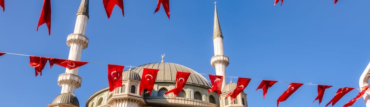 Book flights from A Corunato Istanbul