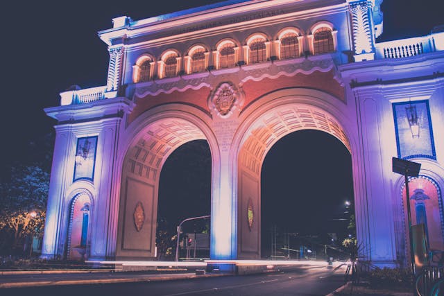 Guadalajara Archs at night.