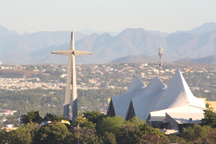 Vista aérea de Culiacán, Sinaloa con el mirador La Lomita.