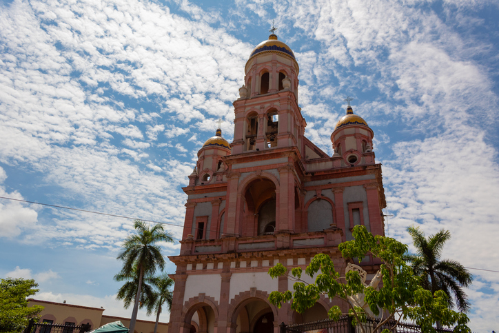Pintoresca catedral de Culiacán ubicada en el centro de la ciudad.