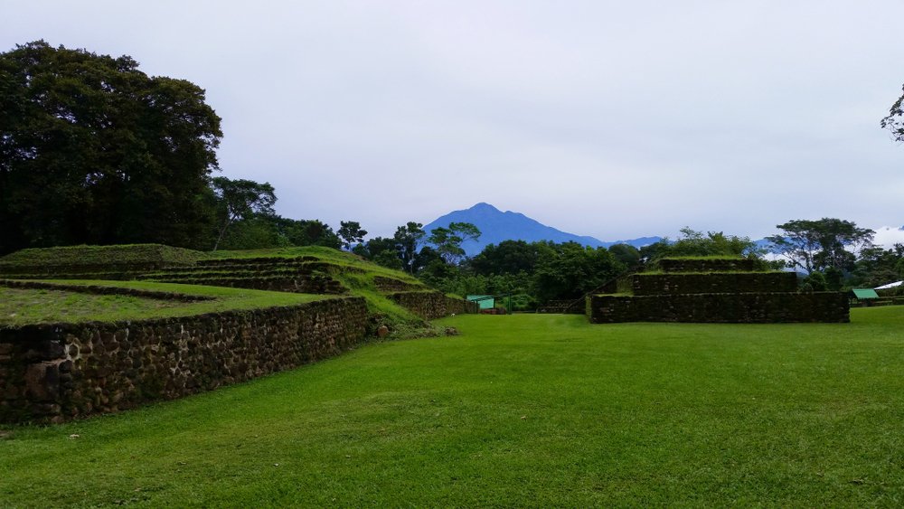 Construcciones en la zona arqueológica de Izapá.