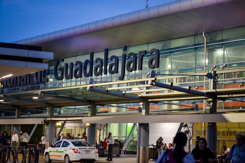 Exterior del aeropuerto de Guadalajara