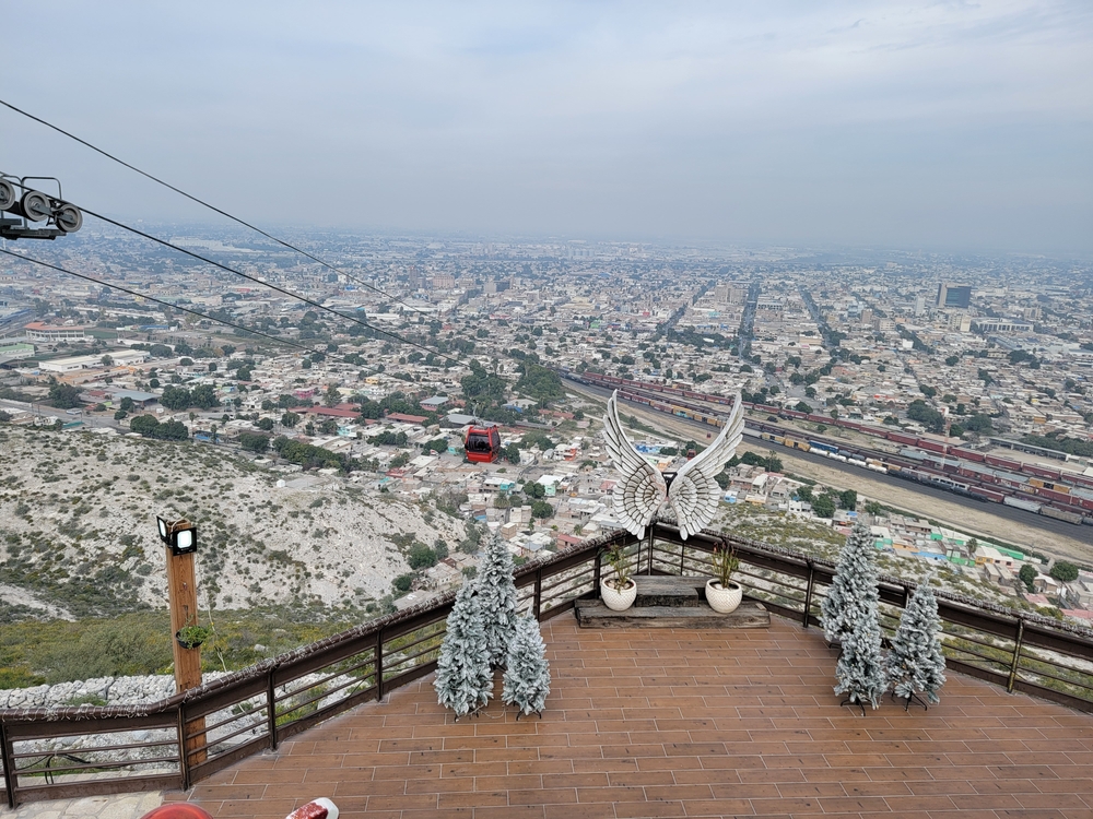 Viewpoint at the top of a hill, part of Torreon’s cable car.