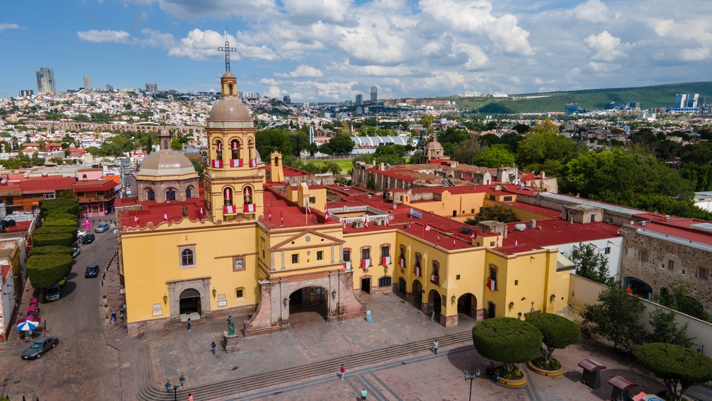 Panoramic view of the main church of Querétaro in the historic center.