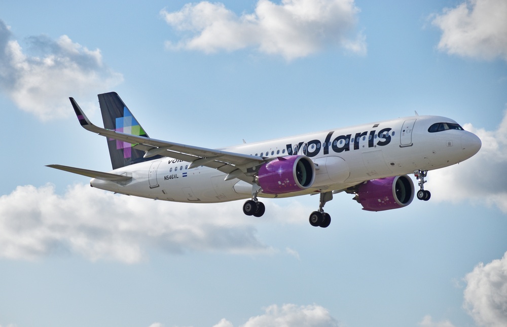 Avión de Volaris en pleno vuelo