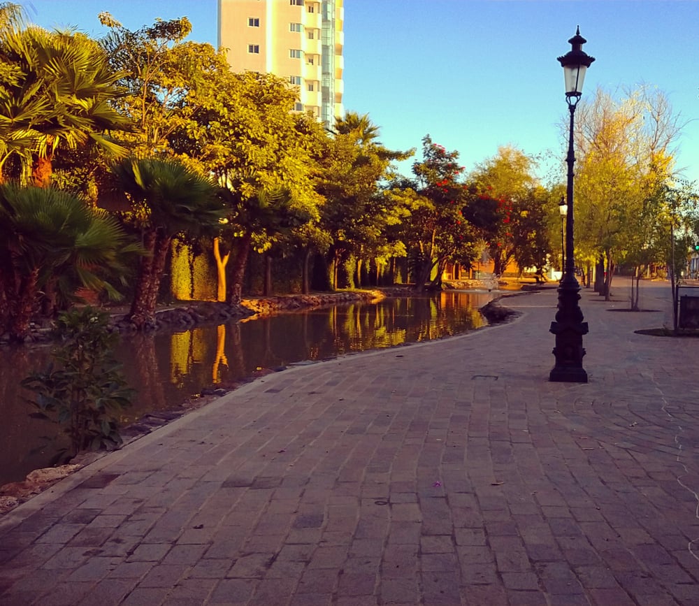 Parque Sinaloa en Los Mochis al atardecer.