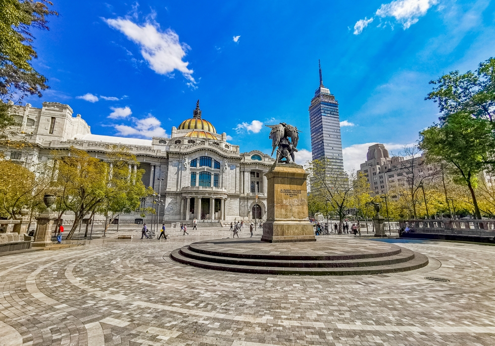 Palacio de Bellas Artes y Torre Latinoamericana en Alameda Central.