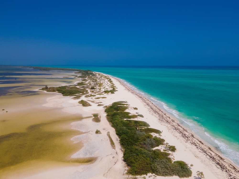 Vista aérea de Isla Blanca, al norte de Cancún.