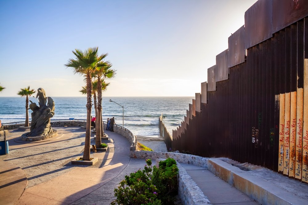 Frontera entre México y Estados Unidos en las playas de Tijuana.