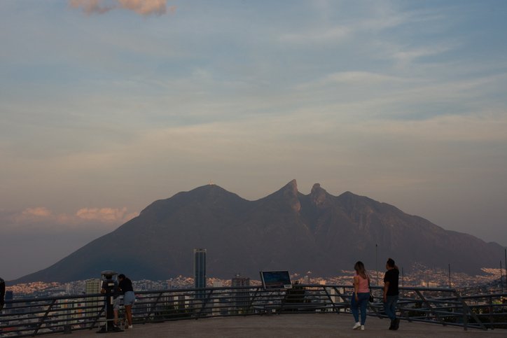 Viewpoint to Cerro de la Silla, one of Monterrey’s iconic landscapes.