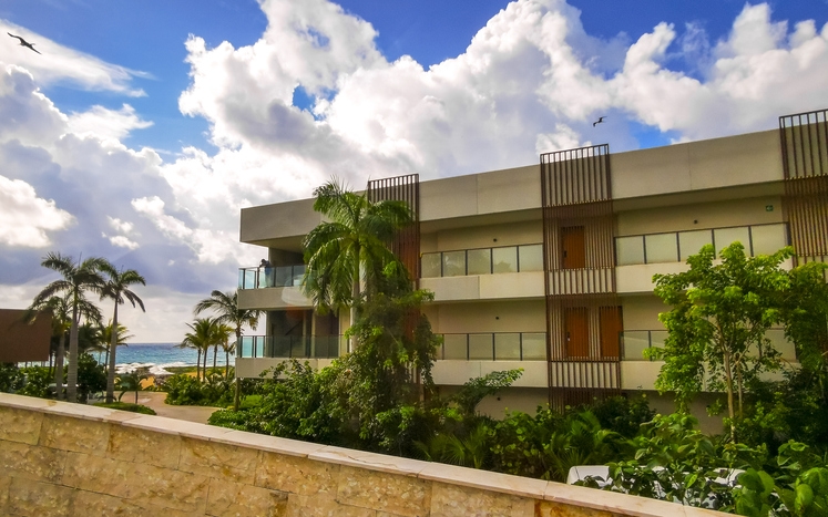 Hilton Conrad, lujoso hotel de entrada en Tulum.