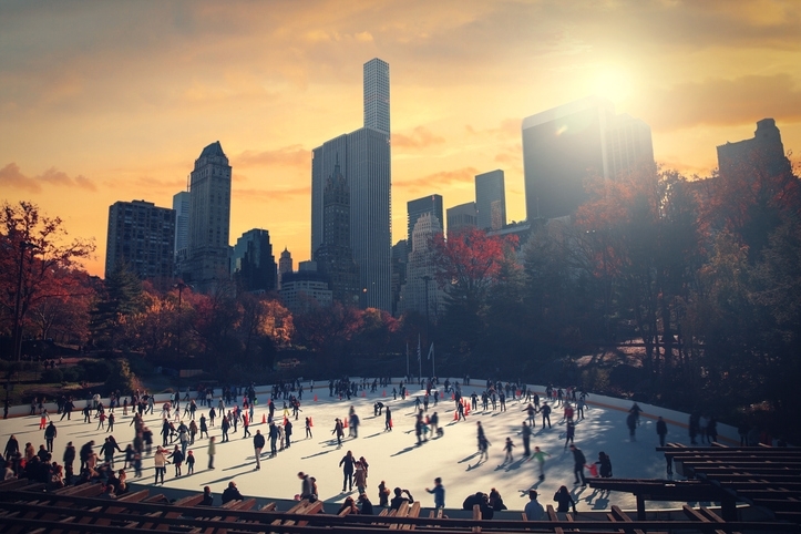 Patinaje sobre hielo en Central Park.