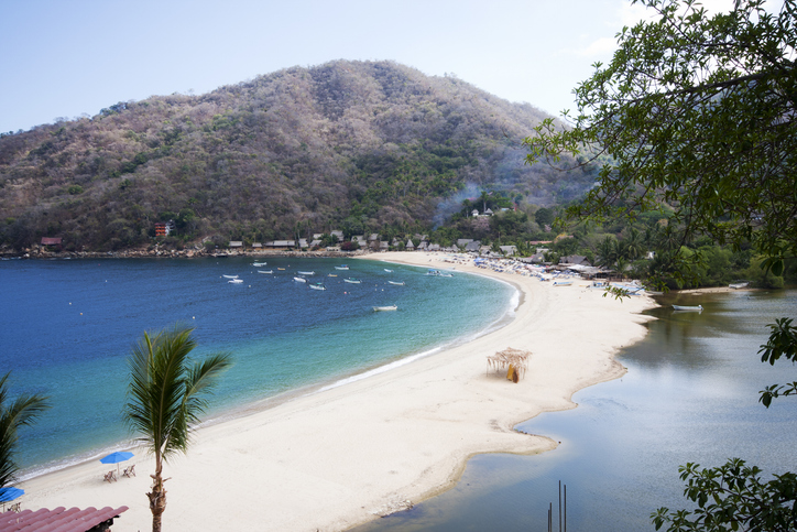 Vista panorámica de la bahía de Puerto Vallarta.