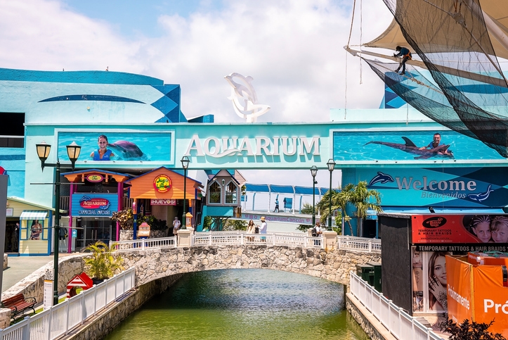 Aquarium entrance in La Isla Shopping Village.