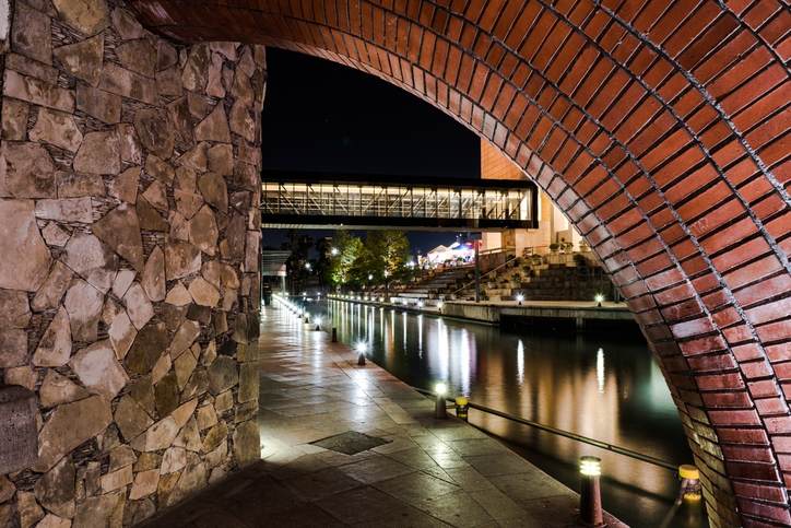 Paseo Santa Lucía de noche.