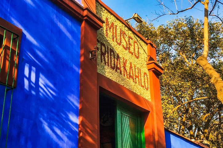 Front entrance of Frida Kahlo Museum