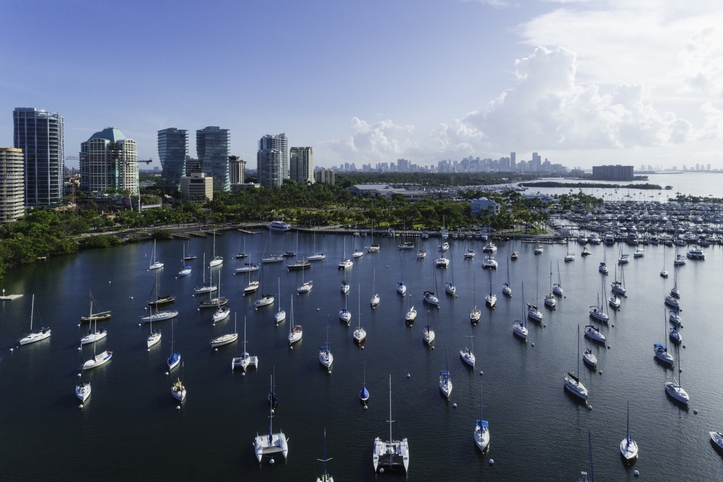 Vista panorámica de la bahía de Coconut Grove