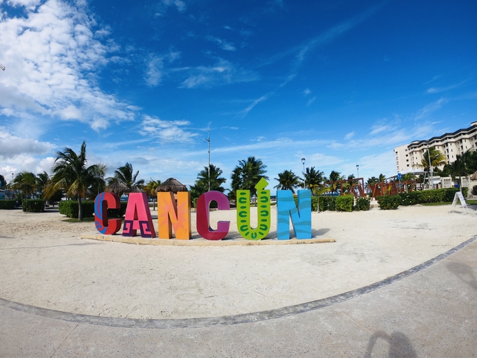Atardecer en playa de Cancún
